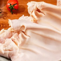 Tai heo tươi mới, sạch và an toàn Vietgap